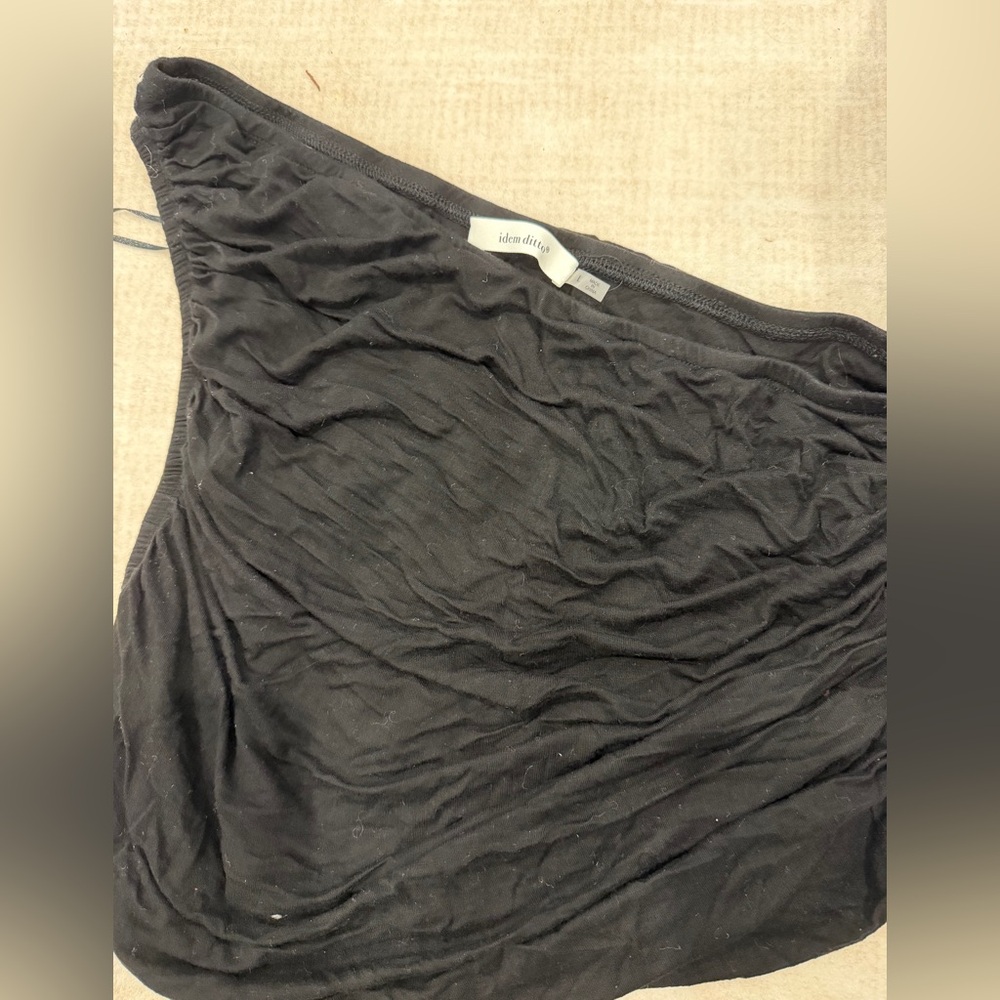 Ídem ditto one shoulder ruched top